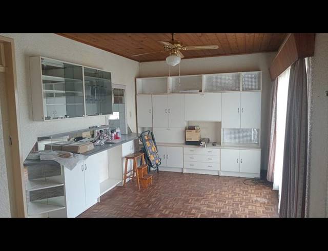 3 BEDROOM HOUSE FOR SALE IN EVANS PARK